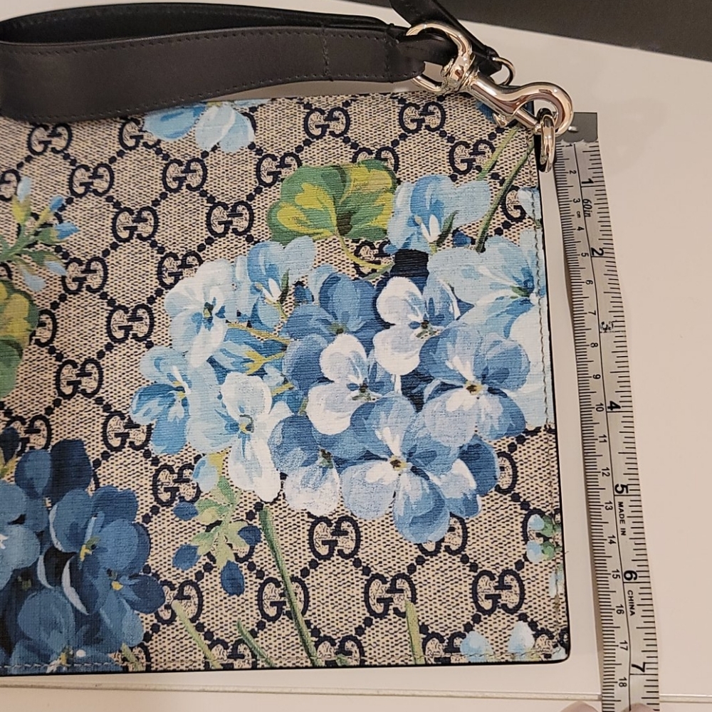 Gucci Blue Floral GG Supreme Wristlet Clutch - Picture 8 of 8